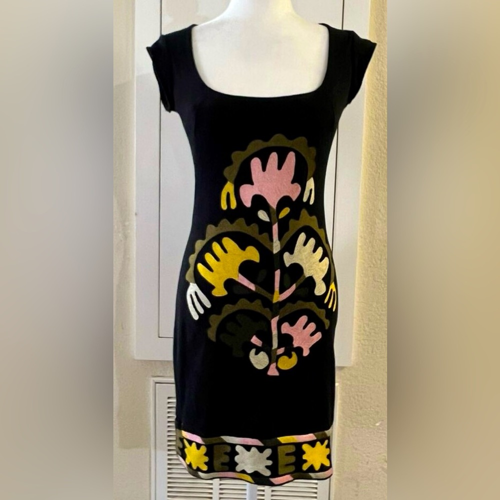 French Connection Sleeveless Embroidered Aztec Flower Knit Mini Dress